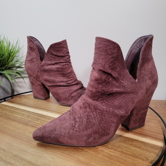 Mi.iM Kendell Maroon Contemporary Distressed Snake Booties Pointed toe Size 9 - Picture 7 of 16
